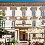 Garden Palace 아파트호텔 3*