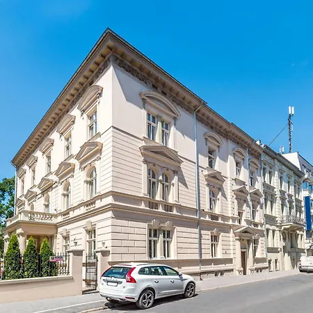 Lägenhetshotell Garden Palace 3*
