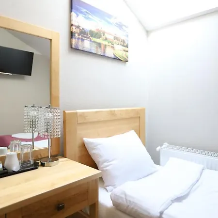 Garden Palace 3* Краков